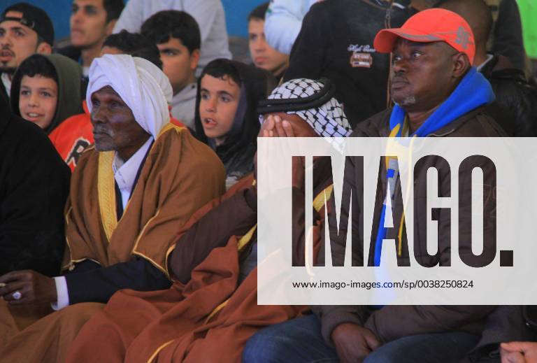 Rafah, Gaza Strip, Palestinian Territory - Palestinian fans watch the 2019 AFC Asian Cup Group B football match between Palestine and Australia, in Rafah in the souhtern Gaza Strip on January 11, 2019. The match ended in 3-0 to Australia Middle East News - January 11, 2019 - ZUMAap3_ 88356741st