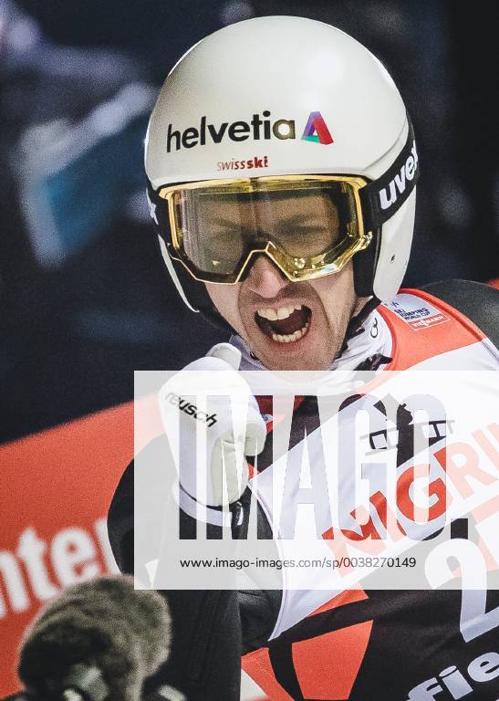 Stadio del Salto, Predazzo, ITA, FIS Weltcup Skisprung, Val di Fiemme, Herren, 2. Wertungsdurchgang, im Bild Simon Ammann (SUI) Simon Ammann of Switzerland reacts after his 2nd Competition Jump for the Four Hills Tournament of FIS Ski jumping Skispringen Ski nordisch World Cup at the Stadio del Salto in Predazzo, Itali on 2019 01 12. Predazzo