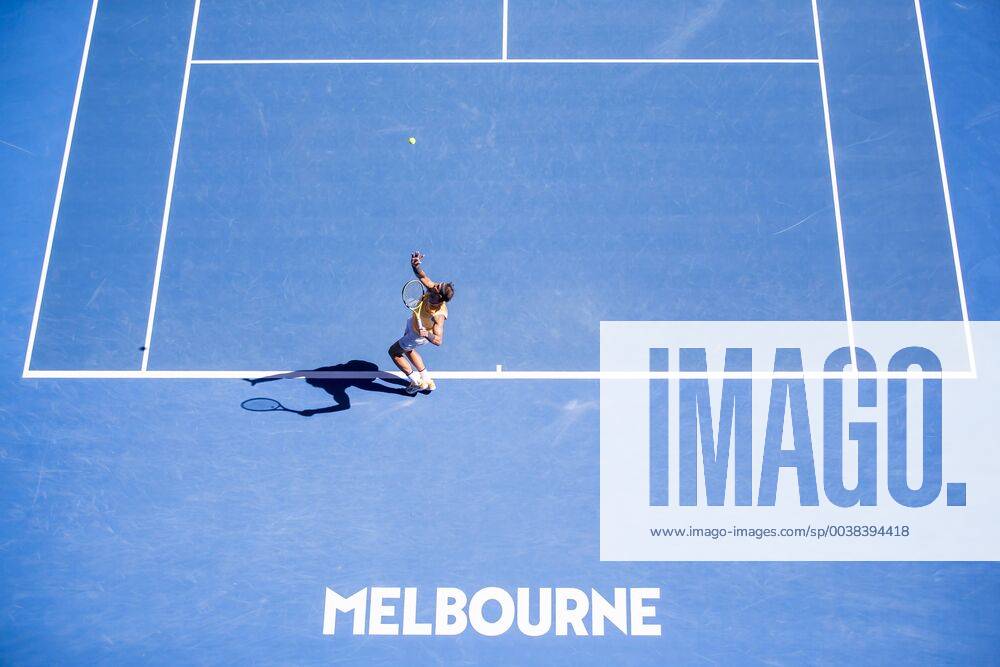 KW03 MELBOURNE, AUSTRALIA - JANUARY 20 : Rafael Nadal of ÊSpain serves the ball during day 7 of the Australian Open on January 20 2019, at Melbourne Park in Melbourne, Australia.(Photo by Jason Heidrich Icon Sportswire) TENNIS: JAN 20 Australian Open Icon1901202047