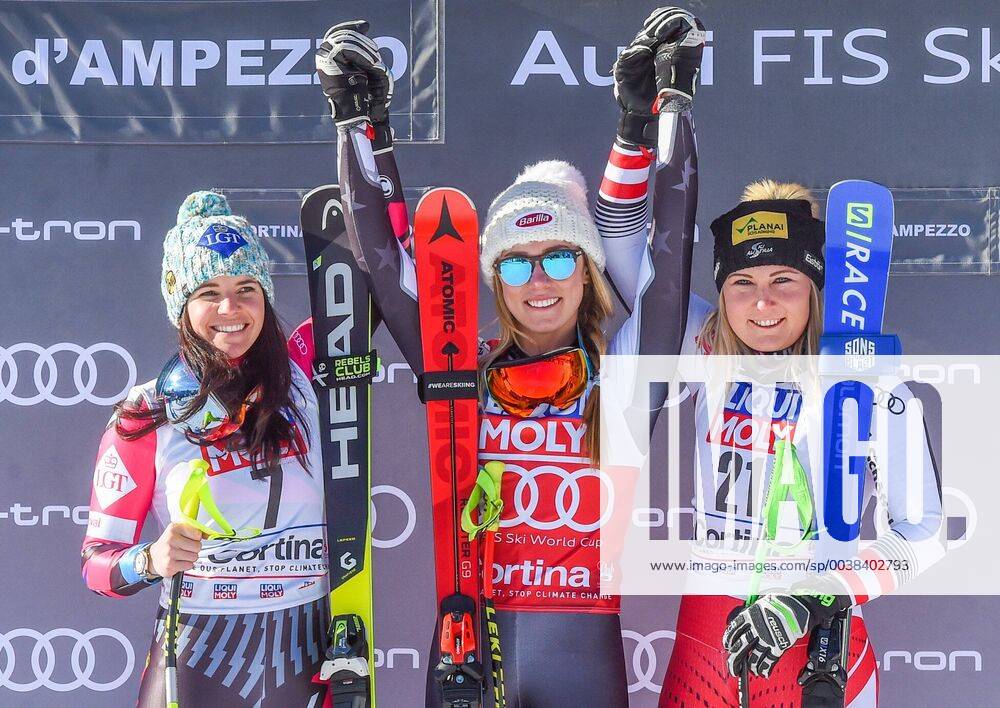 Olympia delle Tofane, Cortina d Ampezzo, ITA, FIS Weltcup Ski Alpin, SuperG, Damen, Siegerehrung, im Bild Tina Weirather (LIE, zweiter Platz) Mikaela Shiffrin (USA, Siegerin) Tamara Tippler (AUT, dritter Platz) second place Tina Weirather of Liechtenstein winner Mikaela Shiffrin of the USA third place Tamara Tippler of Austria during the winner Ceremony of her run in the ladie s SuperG of FIS ski alpine world cup at the Olympia delle Tofane in Cortina d Ampezzo, Italy on 2019 01 20. Cortina d Ampezzo