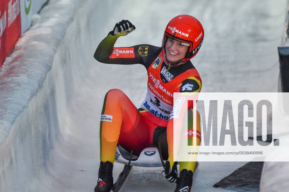KW04 48. FIL World Championships 2019 Winterberg GER, 25.01. - 27.01.2019, RUN 1 WCH SINGLES 26.01.2019, Veltins-EisArena Winterberg, Winterberg, 48. FIL World Championships 2019 Winterberg GER, 25.01. - 27.01.2019, RUN 1 WCH SINGLES , im Bild Natalie Geisenberger jubelt nach ihrem WM-Sieg