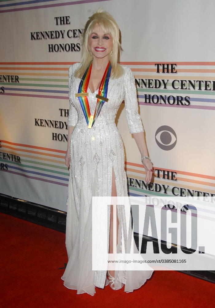 29th Annual Kennedy Center Honors - Arrivals 03 December 2006 - Washington, D.C. - Dolly Parton. 29th Annual Kennedy Center Honors celebrating Zubin Mehta, Dolly Parton, Andrew Lloyd Webber, Steven Spielberg and William Smokey Robinson held at the John F. Kennedy Center for the Performing Arts. Photo Credit: George Shepherd AdMedia Washington DC United States