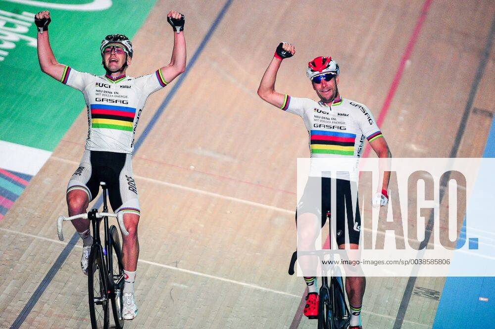 KW05 Teo Reinhardt und Roger Kluge (beide GER) gewinnen das 108. Berliner Sechstagerennen 2019 - Querformat - quer - horizontal - Event Veranstaltung: 108. Berliner Sechstagerennen - Six Day Berlin - 5.Nacht - Ort Location: Velodrom Berlin - Region: Berlin - Land Country: Deutschland Germany - Datum Date: 29.01.2019