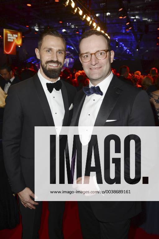 Bundesgesundheitsminister Jens SPAHN (rechts) und Mann Daniel Funke, Poolfoto! Ball des Sports am 02.02.2019 in Wiesbaden Â