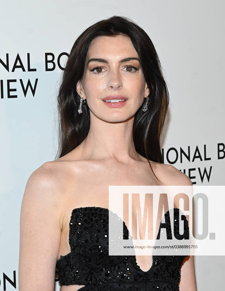 Anne Hathaway attends the 2024 National Board of Review Gala at Cipriani 42nd Street on January 11, 2024 in New York City. New York Usa - ZUMAs181 20240111_zea_s181_074