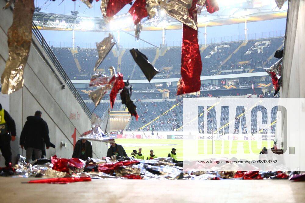 KW08 Fans von Eintracht Frankfurt bauen vor dem Spiel gegen Donetsk die Choreo ab Eintracht Frankfurt vs Schachtjor Donetsk, Fussball, Europa League, 21.02.2019 Eintracht Frankfurt vs Schachtjor Donetsk, Fussball, Europa League, 21.02.2019 Frankfurt