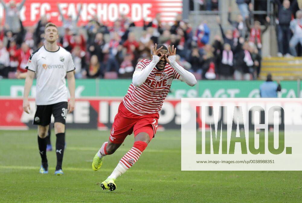 KW08 Köln, RheinEnergieStadion, 23.02.19: Tor zum 2:1, Torschütze Anthony Modeste (Köln) jubelt mit seiner bekannten Brillen Pose mit Vincent Koziello im Spiel der 2. Bundesliga zwischen 1.FC Köln vs. SV Sandhausen in der Saison 2018 2019. DFL regulations prohibit any use of photographs as image sequences and or quasi-video.