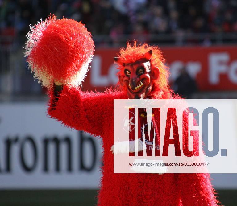 Fussball 3.Liga, 1.FC Kaiserslautern - FSV Zwickau, v.l. Der rote Teufel Kaiserslautern