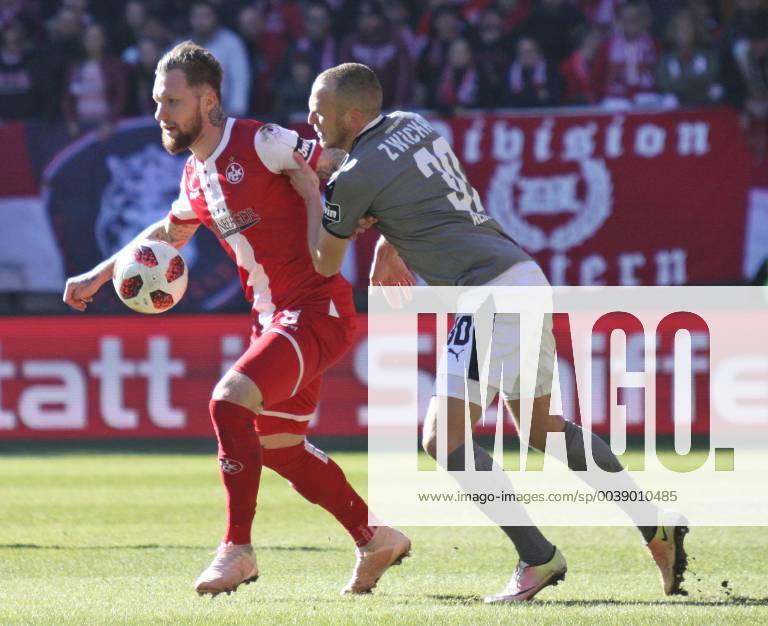 Fussball 3.Liga, 1.FC Kaiserslautern - FSV Zwickau, v.l. Jan Löhmannsröben (Kaiserslautern) Julius Reinhardt (Zwickau) Kaiserslautern