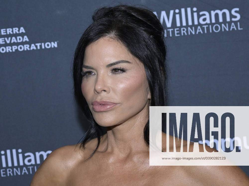 Lauren Sanchez attends the 21st Living Legends of Aviation 2024. Beverly Hills United States - ZUMAb173 20240119_aap_b173_023