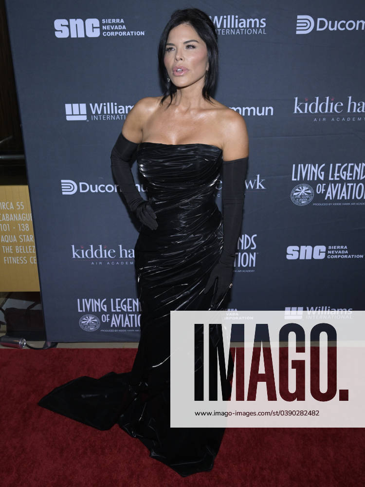 Lauren Sanchez attends the 21st Living Legends of Aviation 2024. Beverly Hills United States - ZUMAb173 20240119_aap_b173_032
