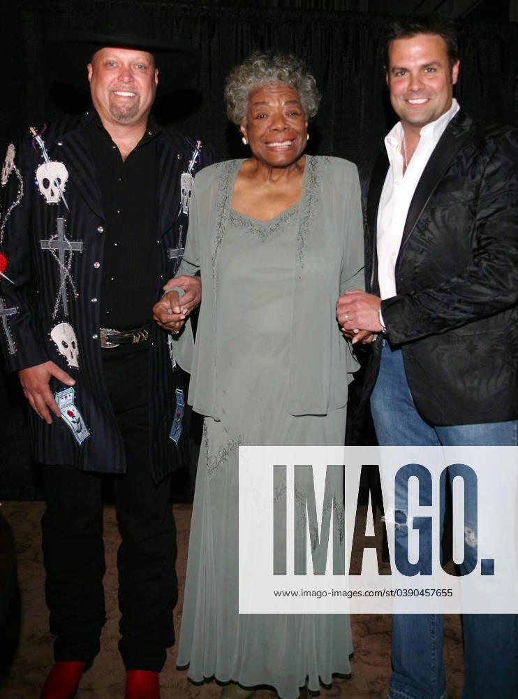 IMAGO ICONS: Maya Angelou Dr. Maya Angelou - Nashville 20 May, 2007 - Nashville, Tennessee - Dr. Maya Angelou and Montgomery Gentry. National treasure and Oprah friend, Dr. Maya Angelou speaks at the Tennessee Performing Arts Center with Some People Change singers Montgomery Gentry. She said, I claim them as my sons. They don t know it, but I do! Photo Credit: Randi Radcliff AdMedia Nashville TN United States
