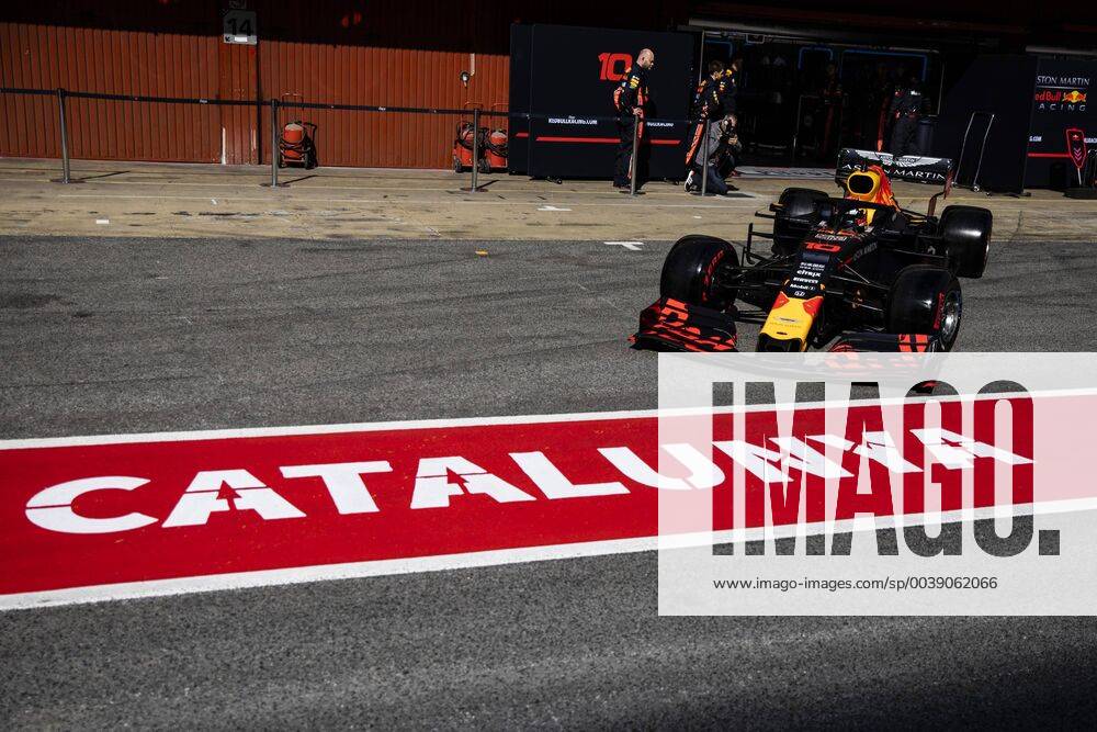 Barcelona, Catalonia, Spain - Pierre Gasly from France with 10 Aston Martin Red Bull Racing - Honda RB15 in action during the Formula 1 2019 Pre-Season Tests at Circuit de Barcelona - Catalunya in Montmelo, Spain on February 28. F1 Testing In Barcelona - Day 3 - ZUMAn230 20190228_zaa_n230_201