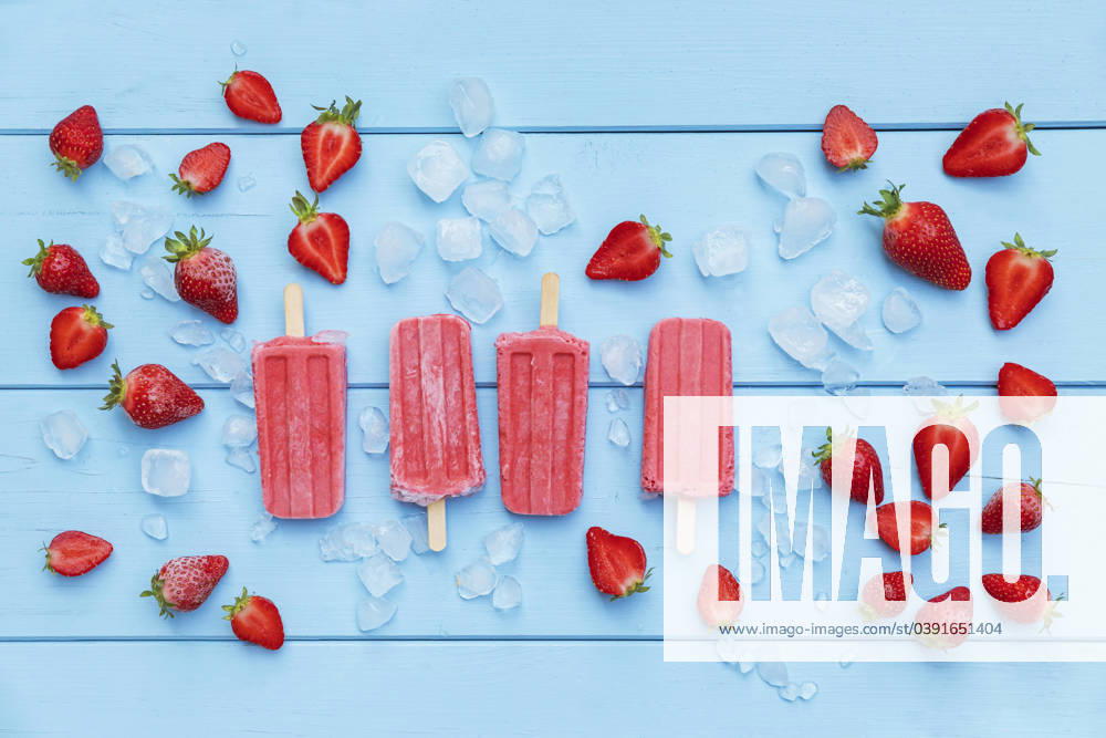 Studio shot of homemade strawberry flavored ice, GWF07975