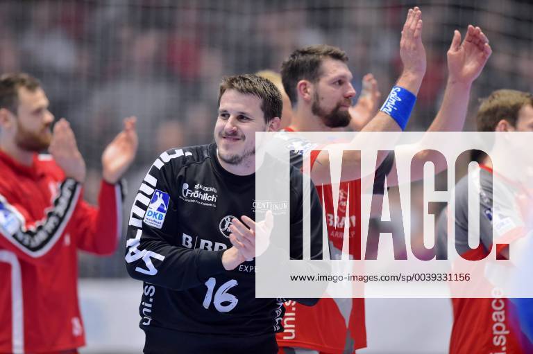 Freude nach dem Sieg; Nebojsa Simic (Torwart MT Melsungen) (vorne), Felix Danner (MT Melsungen) (R) , GER, MT Melsungen - Fuechse Berlin, Handball, 1. Bundesliga Maenner, 14.03.2019, GER, MT Melsungen - Fuechse Berlin, Handball, 1. Liga Maenner, 14.03.2019 Kassel