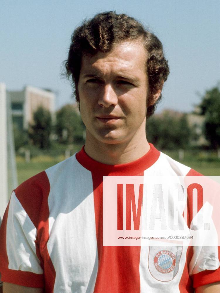 Franz Beckenbauer (FC Bayern München) Fußball 1. BL Herren Saison 1970 1971, Vorstellung, Präsentation, Porträttermin, Pressetermin Porträt München