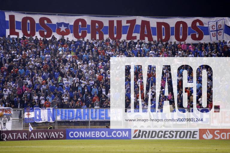 Futbol, Universidad Catolica vs Libertad. Copa Libertadores 2019 Hinchas de Universidad Catolica alientan durante el partido del grupo H de Copa Libertadores contra Libertad en el estadio San Carlos de Apoquindo. Santiago de Chile. 10 04 2019 Javier Torres Photosport Football, Universidad Catolica vs Libertad. Copa Libertadores Championchip 2019 Universidad Catolica s fans cheer during group H for Copa Libertadores Championship against Libertad at San Carlos de Apoquindo stadium. Santiago, Chile. 10 04 2019 Javier Torres Photosport Universidad Catolica vs Libertad, Copa Libertadores 2019