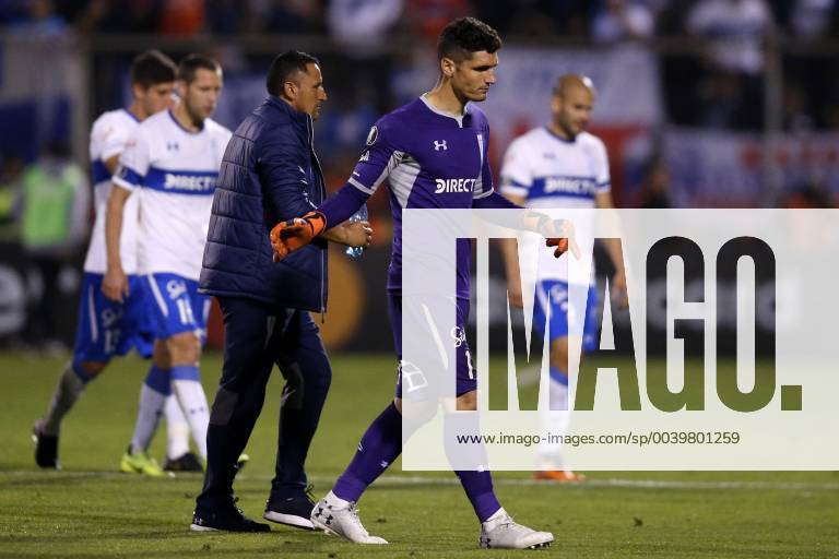 Futbol, Universidad Catolica vs Libertad. Copa Libertadores 2019 Los jugadores de Universidad Catolica, se lamentan contra Libertad durante el partido del grupo H de Copa Libertadores en el estadio San Carlos de Apoquindo. Santiago de Chile. 10 04 2019 Javier Torres Photosport Football, Universidad Catolica vs Libertad. Copa Libertadores Championchip 2019 Universidad Catolica s players, reacts against Libertad during group H for Copa Libertadores Championship held at San Carlos de Apoquindo stadium. Santiago, Chile. 10 04 2019 Javier Torres Photosport Universidad Catolica vs Libertad, Copa Libertadores 2019