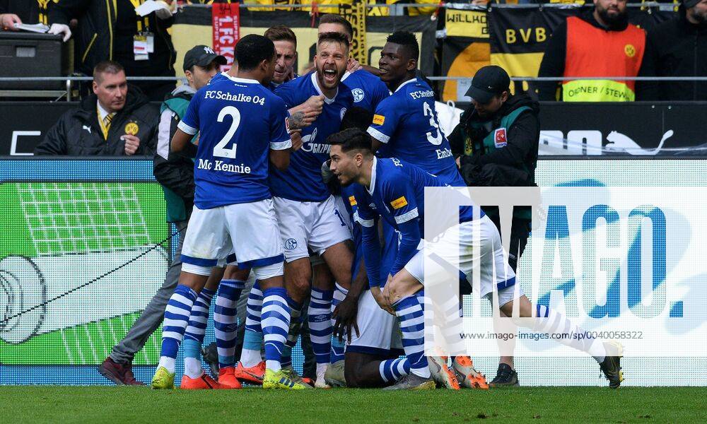 KW17 Fussball, Bundesliga, Deutschland, Herren, Saison 2018 2019, 31. Spieltag, Signal Iduna Park Dortmund: Bor. Dortmund, BVB (gelb) - FC Schalke 04, S04 (blau); Jubel Schalke nach dem Tor zum 1:2 durch Salif Sane (S04). Jubel, Freude, Aktion. DFL REGULATIONS PROHIBIT ANY USE OF PHOTOGRAPHS AS IMAGE SEQUENCES AND OR QUASI-VIDEO.