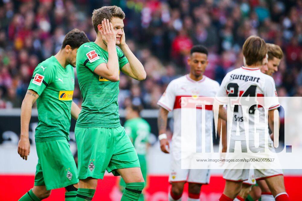 KW17 Matthias Ginter (Borussia Moenchengladbach) unzufrieden DFL regulations prohibit any use of photographs as image sequences and or quasi-video. GER, Fussball, 1. Bundesliga, VfB Stuttgart - Borussia Moenchengladbach, 27.04.2019 Stuttgart