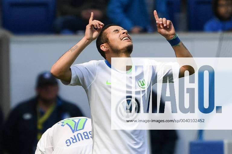 Fussball, 1. Bundesliga, TSG 1899 Hoffenheim - VfL Wolfsburg,, v.l. Jubel zum Ausgleich zum 1:1 durch De Asevedo Furtado (VfL Wolfsburg) DFL regulations prohibit any use of photographs as image sequences and or quasi-video. 1. Fussball Bundesliga, TSG 1899 Hoffenheim - VfL Wolfsburg Sinsheim