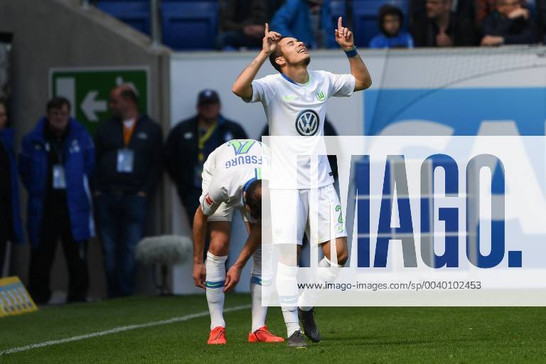 Fussball, 1. Bundesliga, TSG 1899 Hoffenheim - VfL Wolfsburg,, v.l. Jubel zum Ausgleich zum 1:1 durch De Asevedo Furtado (VfL Wolfsburg) DFL regulations prohibit any use of photographs as image sequences and or quasi-video. 1. Fussball Bundesliga, TSG 1899 Hoffenheim - VfL Wolfsburg Sinsheim