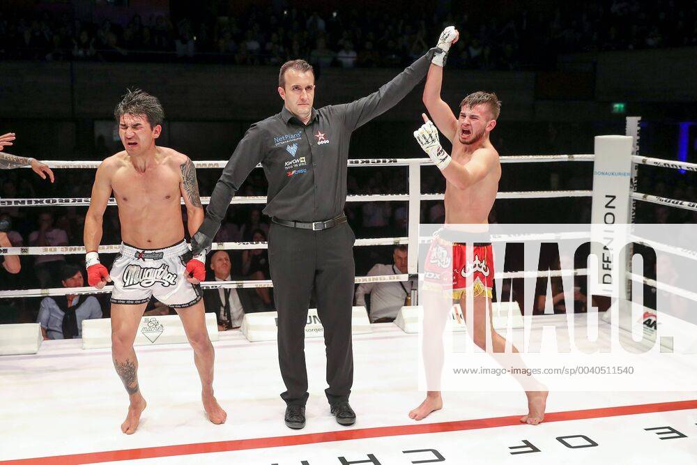 KW21 Gladiator Fightnight 3 - K1 Kickboxen - Deutsche Meisterschaft, Männer bis 67 kg, Chriss Vass (Ingolstadt, rote Hose) gegen Ali Nazari (Lauingen, weisse Hose), Sieger Vass nach Punkten 2:1, Jubel Gladiator Fightnight 3 - K1 Kickboxen