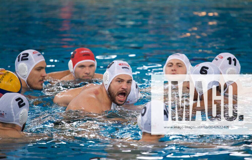 KW21 Wasserball Bundesliga Herren 26.05.2019 Schwimmhalle Berlin Schöneberg DWL Play Off 2018 2019 Finale 3.Spiel Wasserfreunde Spandau gegen Waspo 98 Hannover 12 : 8 SPANDAU ist Deutscher Meister Kapitän Marko STAMM stimmt sein Team ein