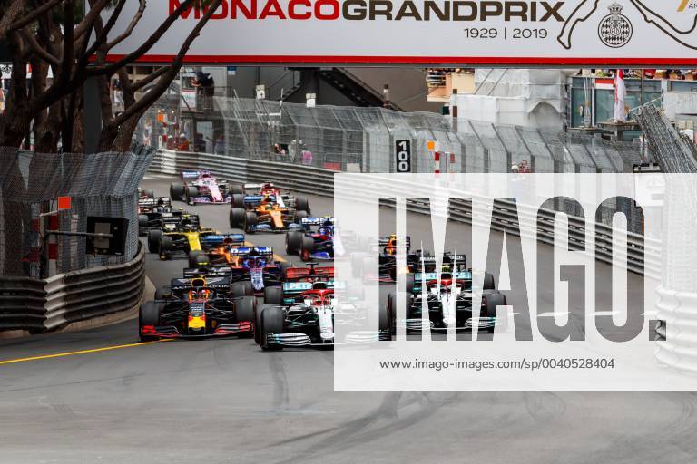 Start des Rennens, Hamilton bleibt vorne, Grosser Preis von Monaco 2019, Motorsport, Formel 1, 26.05.2019, Grosser Preis von Monaco 2019, Motorsport, Formel 1