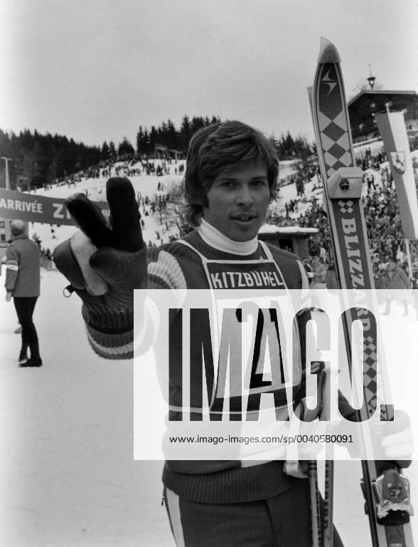 Ski Alpin Weltcup 1973 1974 Kitzbuehel: Hansi HINTERSEER (Oesterreich) Ski Alpin Weltcup 1973 1974 Kitzbuehel Slalom 27.01.1974 Hansi HINTERSEER (Oesterreich) jubelt ueber seinen Sieg. Kitzbuehel Oesterreich