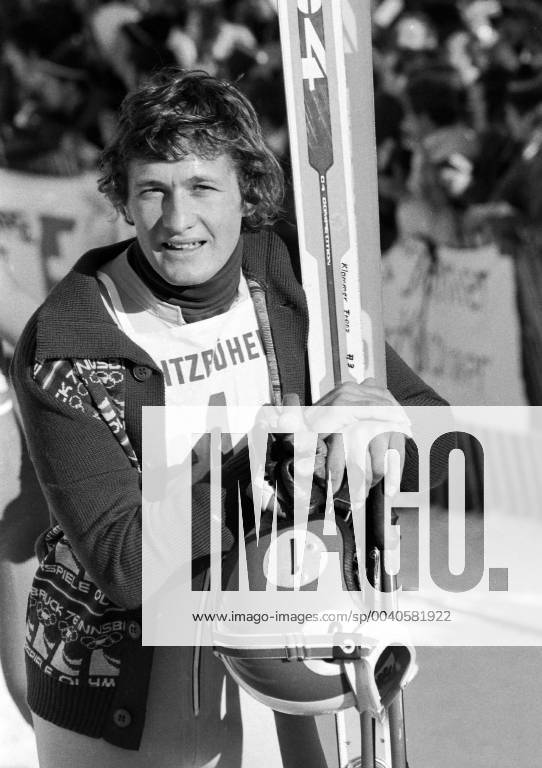 Ski Alpin Weltcup 1974 1975 Kitzbuehel: Sieger KLAMMER (Oesterreich) Ski Alpin Weltcup 1974 1975 Kitzbuehel Abfahrt 19.01.1975 Sieger Franz KLAMMER (Oesterreich) im Zielraum Kitzbuehel Oesterreich