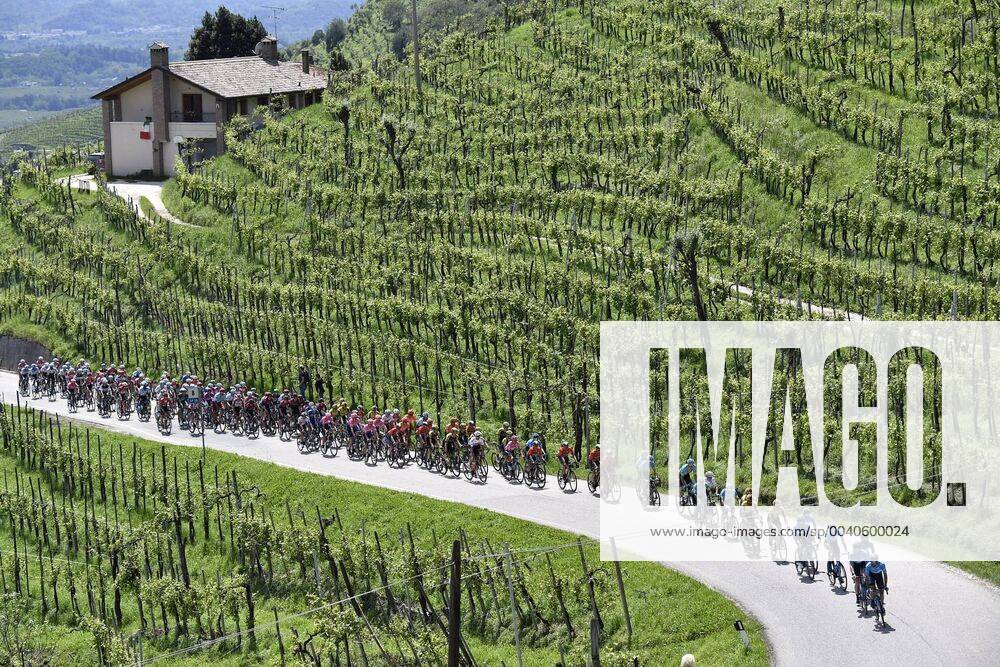 KW22 Giro d Italia, 19. Etappe, Treviso – San Martino di Castrozza Giro d Italia, 19. Etappe, Treviso – San Martino di Castrozza Photo Fabio Ferrari LaPresse May 31, 2019 Treviso (Italy) Cycling Giro d Italia 2019 - 102th edition - stage 19 From Treviso To San Martino Di Castrozza