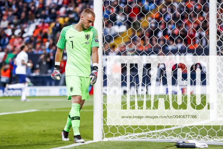 GUIMARAES, 06-06-2019, Estadio D. Afonso Henriques , UEFA Nations League Semi Final. Netherlands keeper Jasper Cillessen disappointment after penalty during the game Netherlands - England Netherlands - England x3610613x