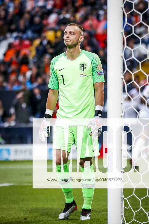GUIMARAES, 06-06-2019, Estadio D. Afonso Henriques , UEFA Nations League Semi Final. Netherlands keeper Jasper Cillessen disappointment after penalty during the game Netherlands - England Netherlands - England x3610614x