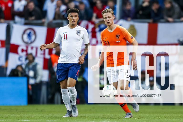 GUIMARAES, 06-06-2019, Estadio D. Afonso Henriques , UEFA Nations League Semi Final. (Left-right) England player Jadon Sancho, Netherlands player Frenkie de Jong during the game Netherlands - England Netherlands - England x3610692x