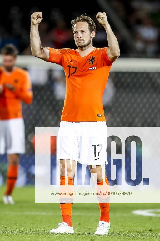 GUIMARAES, 06-06-2019, Estadio D. Afonso Henriques , UEFA Nations League Semi Final. Netherlands player Daley Blind thanking fans during the game Netherlands - England Netherlands - England x3611441x