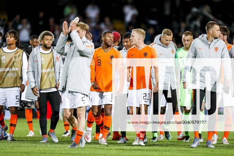 GUIMARAES, 06-06-2019, Estadio D. Afonso Henriques , UEFA Nations League Semi Final. Dutch players thanking fans, Netherlands player Georginio Wijnaldum , Netherlands player Donny van de Beek , during the game Netherlands - England Netherlands - England x3611491x
