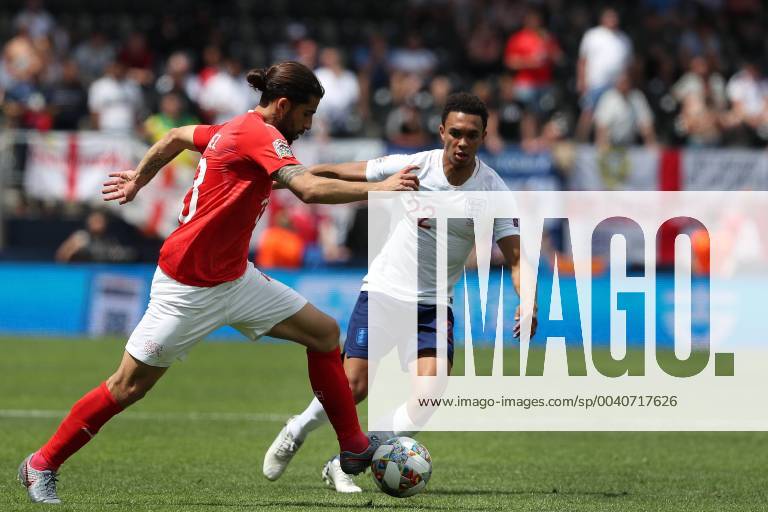 Guimaraes, Portugal - Switzerland s defender Ricardo Rodriguez (L) vies with Alexander-Arnold of England (R ) during the UEFA Nations League Third-place football match between Switzerland and England, at the Dom Afonso Henriques stadium in Guimaraes, Portugal, on June 9, 2019. Switzerland vs England - UEFA Nations League Third-place match - ZUMAf123 20190609_zap_f123_007