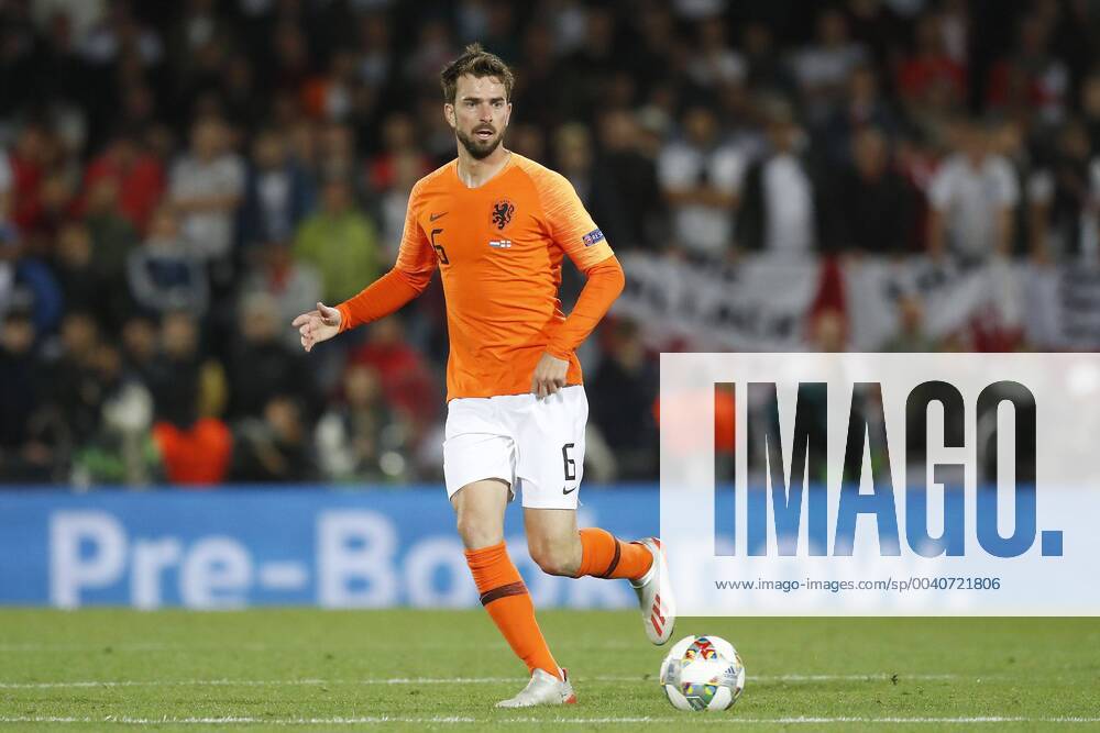 GUIMARAES, 06-06-2019, Estadio D. Afonso Henriques , UEFA Nations League Semi Final. Netherlands player Davy Propper on the ball during the game Netherlands - England. Netherlands - England x3634873x