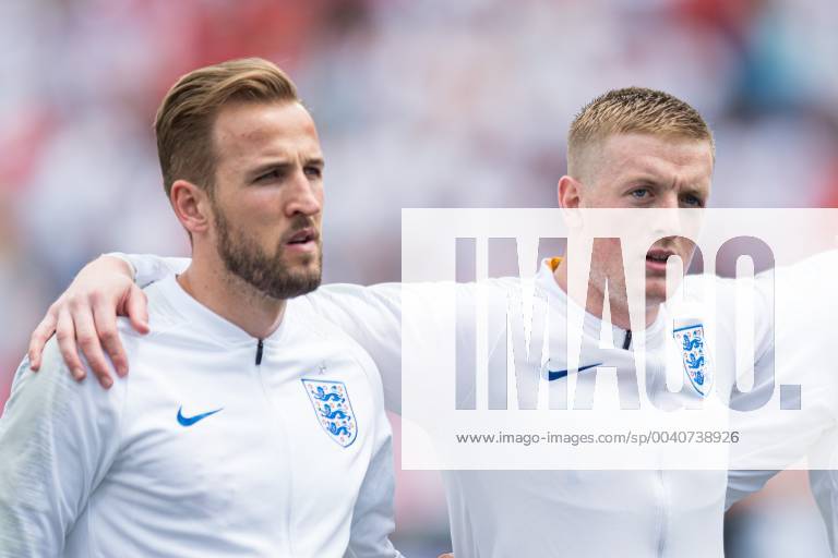 Guimaraes, Portugal, 09.06.2019, UEFA Nations League, 3. Platz, Schweiz - England, Harry Kane (England) and Goalkeeper Jordan Pickford (England) look on ( Defodi-09-531-002647