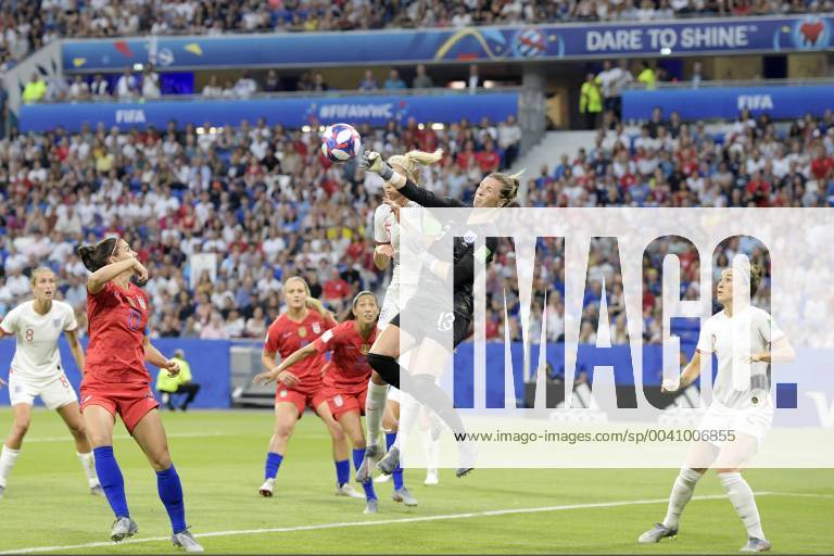 (L-R) Jill Scott of England women, Alex Morgan of USA women, Lindsey Horan of USA women, Christen Press of USA women, Steph Houghton of England women, goalkeeper Carly Telford of England women, Lucy Bronze of England women during the FIFA Women s World Cup France 2019 semi final match between England and United States of America at Stade de Lyon on July 02, 2019 in Lyon, France FIFA Women s World Cup France 2019 2018 2019 Imagesx xGerritxvanxKeulenxIVx 14891550