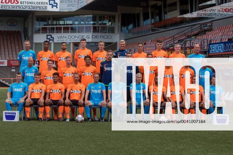 VOLENDAM, Photocall FC Volendam, Stadium De Adelaarshorst, 02-07-2019 , season 2019 - 2020 , Dutch Keuken Kampioen Divisie. Achterste rij: Bjorn van der Gaag (fysiotherapeut), Brian Plat, Zakaria El Azzouzi, Gerry Vlak, Marco Tol, Barry Lauwers, Joey Veerman, Jari Vlak, Derry John Murkin, Gerald Ršben (fysiotherapeut). Middelste rij: Michel Hordijk (trainer individueel), Nick Doodeman, Gijs Smal, Youssef Blel, Mitchel Michaelis, Nordin Bakker, Mike Eerdhuijzen, Nick Runderkamp, Cas Peters, Hans Bakker (teammanager). Voorste rij: Frank Tuijp (fysiotherapeut & performance coach), Alex Plat, Darryl Baly, Kevin Visser, Sipke Hulshoff (assistent-trainer), Wim Jonk (hoofdtrainer), Edwin Zoetebier (keeperstrainer), Boy Deul, Mohamed Betti, Martijn Kaars, Paul Lemstra (fysiotherapeut). Photocall FC Volendam x3812714x