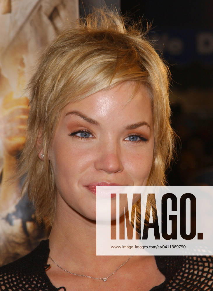 The Lord of The Rings:The Return of The King L.A. Premiere Ashley Scott attend The Lord of The Rings:The Return of The King L.A. Premiere held at The Mann Village Theatre. December 3,2003 ( ) Copyright 2003 by Debbie VanStory iPhoto.ca Los Angeles CA USA