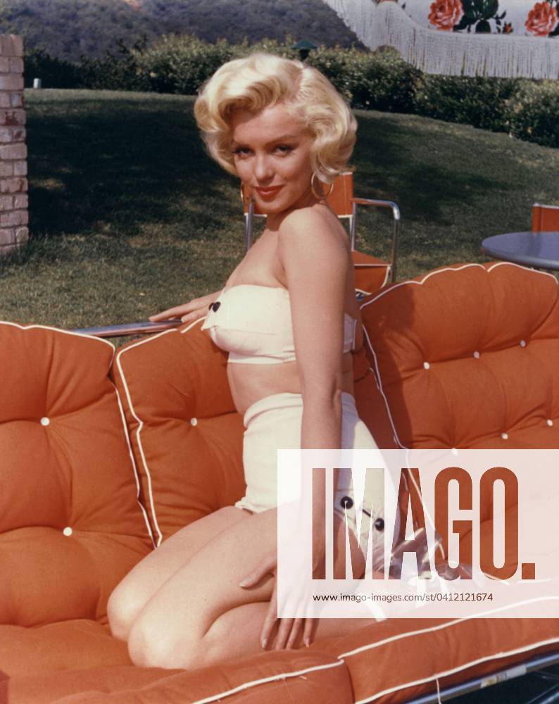 American actress and singer Marilyn Monroe (1926 - 1962) in California, 1953 (photo) 1632135 American actress and singer Marilyn Monroe (1926 - 1962) in California, 1953 (photo); (add.info.: L actrice et chanteuse americaine Marilyn Monroe (1926 - 1962) en Californie, 1953 --- American actress and singer Marilyn Monroe (1926 - 1962) in California, 1953); Diltz.