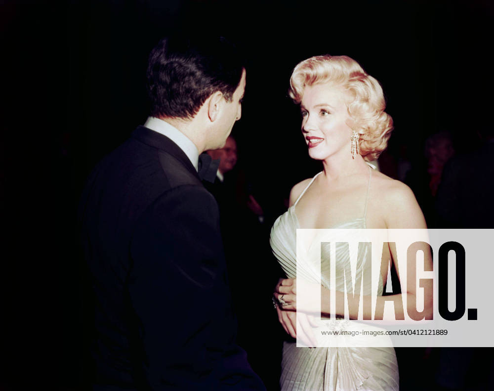 American actress and singer Marilyn Monroe (1926 - 1962), Hollywood Party, 1953 (photo) 1632148 American actress and singer Marilyn Monroe (1926 - 1962), Hollywood Party, 1953 (photo); (add.info.: L actrice et chanteuse americaine Marilyn Monroe (1926 - 1962) lors d une fete a Hollywood en 1953 --- American actress and singer Marilyn Monroe (1926 - 1962), Hollywood Party, 1953); Diltz.