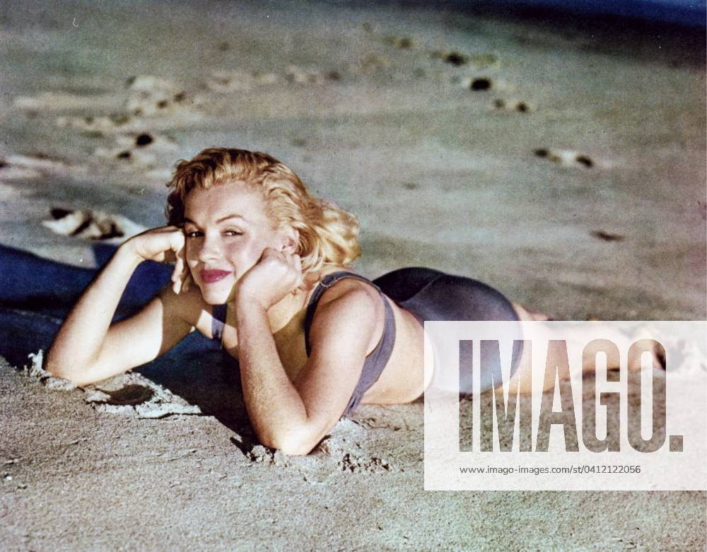 American actress and singer Marilyn Monroe (1926 - 1962) lying on a beach in Los Angeles, 1951 (photo) 1632159 American actress and singer Marilyn Monroe (1926 - 1962) lying on a beach in Los Angeles, 1951 (photo); (add.info.: L actrice et chanteuse americaine Marilyn Monroe (1926 - 1962) allongee sur une plage de Los Angeles en 1951 --- American actress and singer Marilyn Monroe (1926 - 1962) lying on a beach in Los Angeles, 1951); Diltz.
