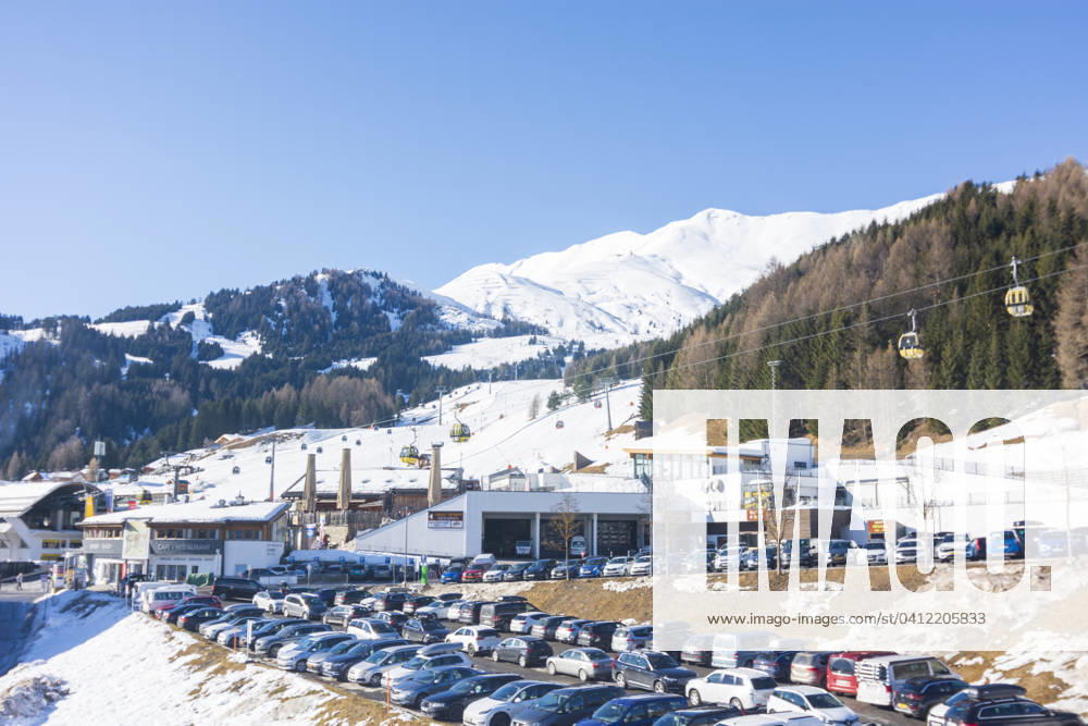 Ski lifts, ski slope, downhill skiing, Samnaun Alps Fiss Serfaus-Fiss-Ladis Tirol, Tyrol Austria