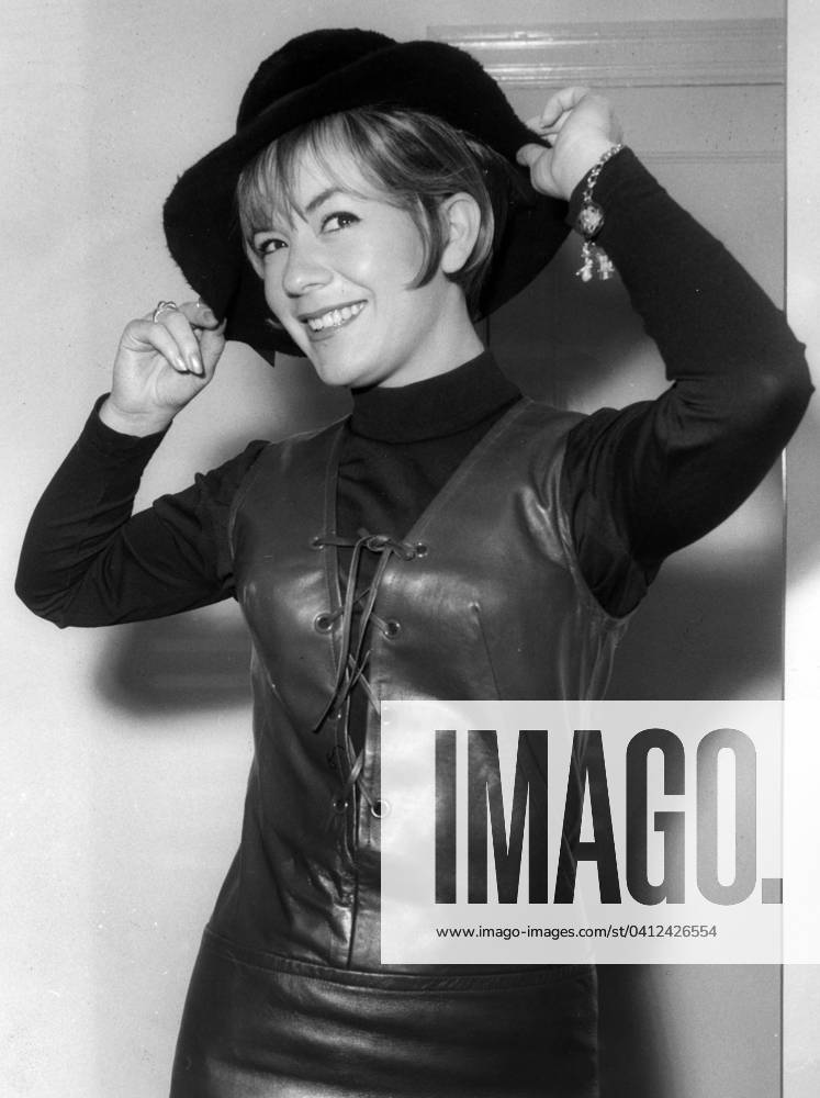 Vikki Carr 2028519 Vikki Carr by Unknown photographer, (20th century); (add.info.: A3005PL Vikki Carr to London on July 19, 1964).