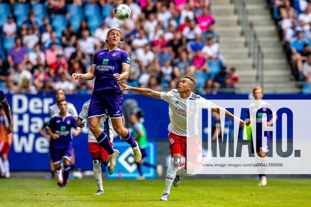 - Fußball, Freundschaftsspiel, Hamburger SV - RSC Anderlecht: Sebastiaan Bornauw (RSC Anderlecht, 24), Bobby Wood (Hamburger SV, 11) DFL REGULATIONS PROHIBIT ANY USE OF PHOTOGRAPHS AS IMAGE SEQUENCES AND OR QUASI-VIDEO.