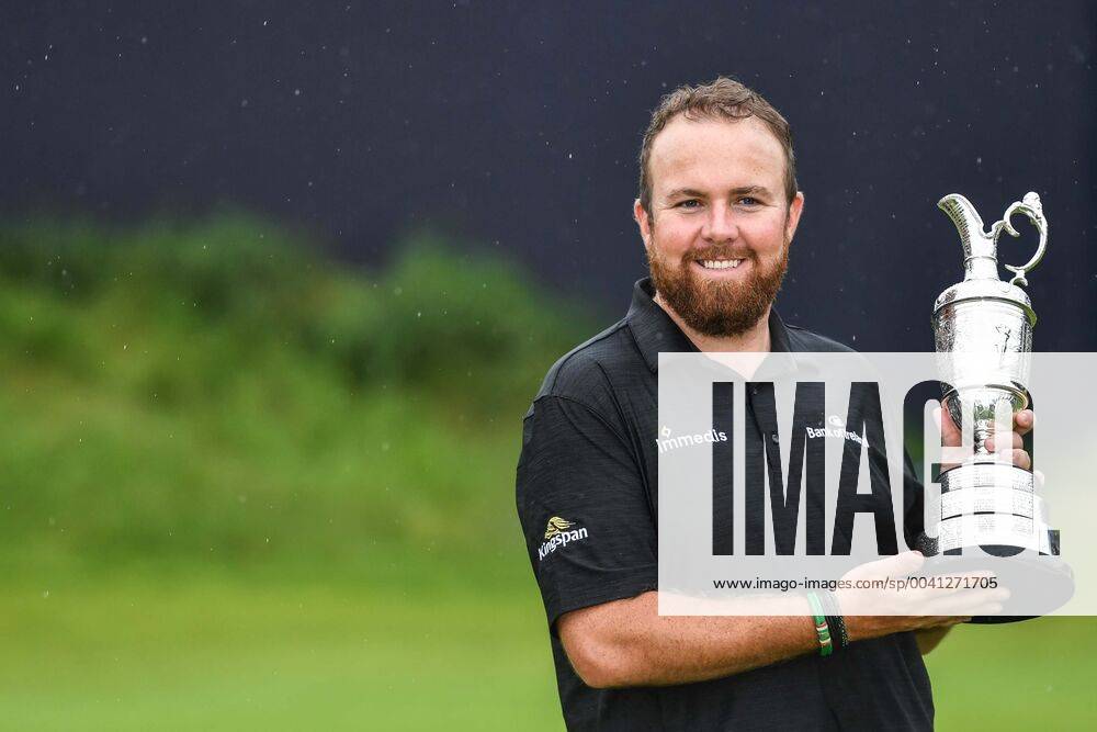 Shane Lowry, Republic of Ireland, celebrates with the trophy after winning the final round of the golf tournament The 148th Open Championship on July 21, 2019 in Portrush. Photo: Petter Arvidson BILDBYRAN kod PA 92329 BBeng golf the open the 148th Open British Open Royal Portrush The 148th Open Championship dag 4 jubel jublar celebration celebrates